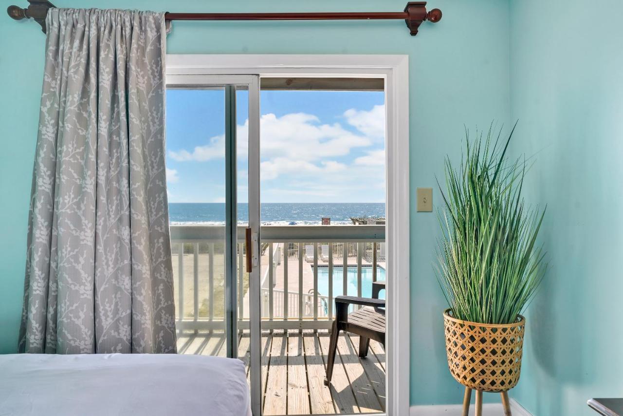 Admiral'S Quarters Motell Kure Beach Exteriör bild